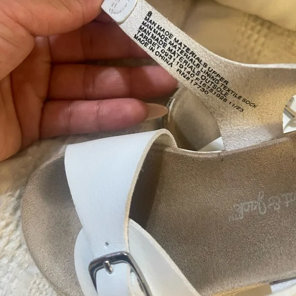 Cat & Jack Toddler Sandals Size 6 | Cute & Comfy Summer Shoes - Picture 4 of 4